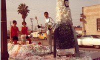 bill-on-float-1